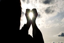 欧洲球队实现逆袭，成功晋级淘汰赛